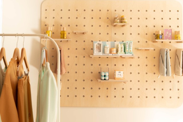 armoire en bois hausmannien mobilier-magasin-enfants-bois-design